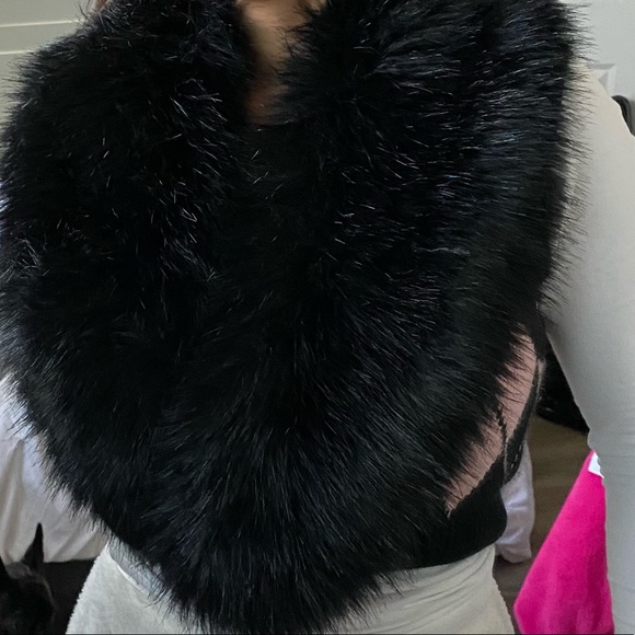 Scarf 🧣 - Picture 2 of 3